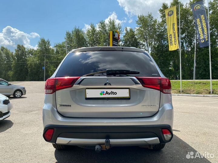 Mitsubishi Outlander 2.0 CVT, 2015, 123 400 км