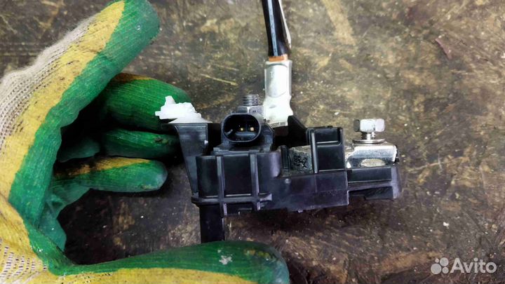 Клемма аккумулятора минус Toyota RAV4