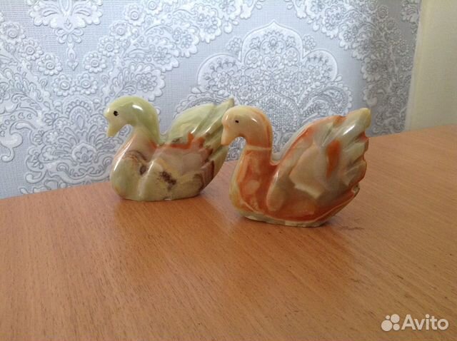 Лебеди из оникса