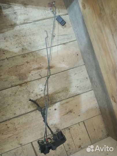 Замок задней правой двери Dodge Stratus 2002г