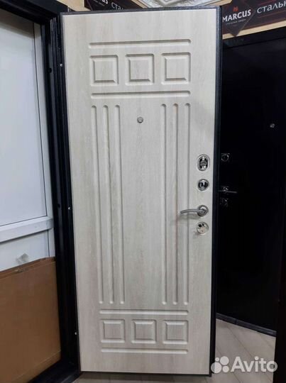 Дверь входная противопожарная новая