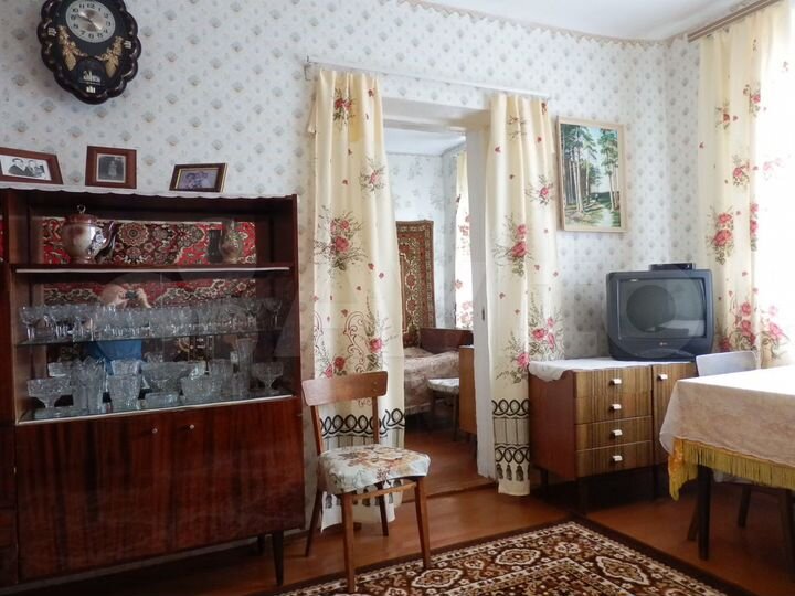 2-к. квартира, 43 м², 1/2 эт.