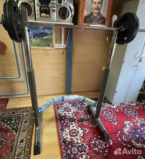 Скамья для жима со стойками и штангой