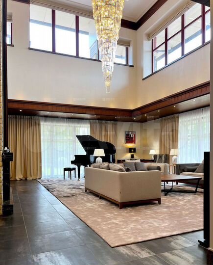 Дом 380 м² на участке 8 сот.