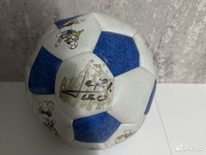 Футбольный мяч с росписью