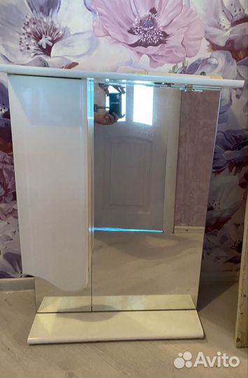 Зеркало и тумба в ванную. 2,5т.р