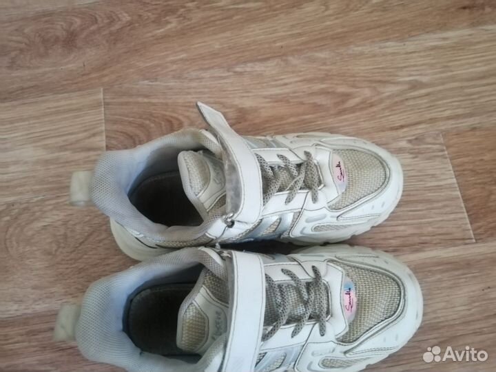 Кроссовки для девочки