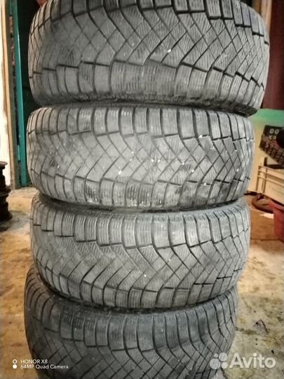 Pirelli Ice Zero 205/55 R16