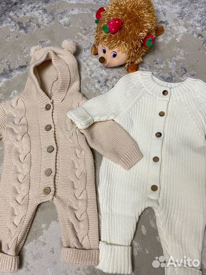 Вязаный костюм для новорожденного
