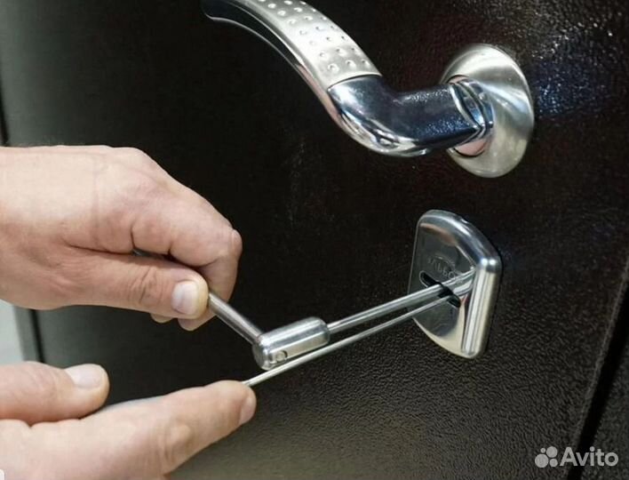 Вскрытие автомобиля открыть машину капот багажник