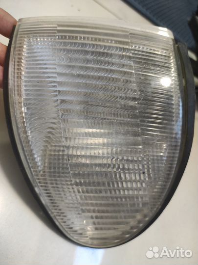 Повторитель белый, Hyundai Sonata III