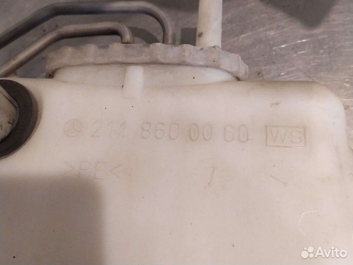 Бачок омывателя Мерседес е211