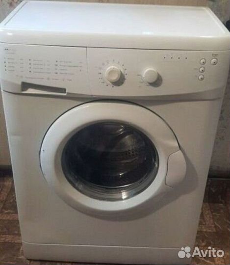 Стиральная машина whirlpool 3,5кг.800об.(узкая)