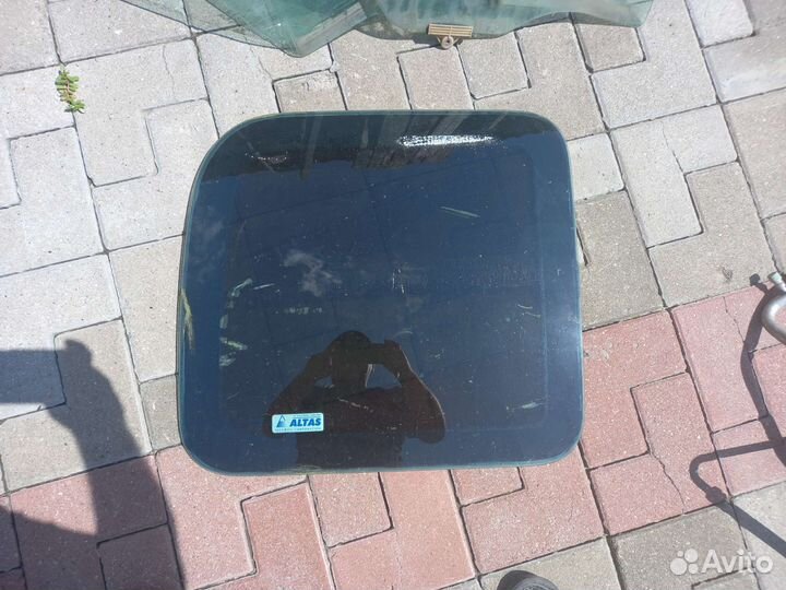 Renault kangoo 1 стекло заднего крыла