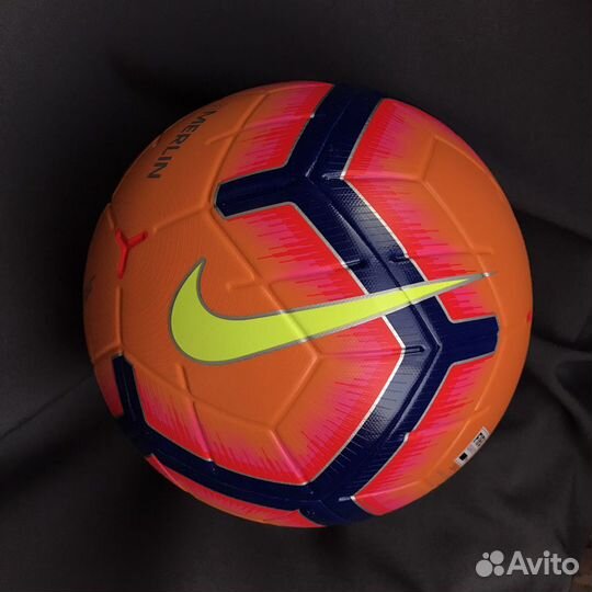 Профессиональный футбольный мяч Nike Merlin