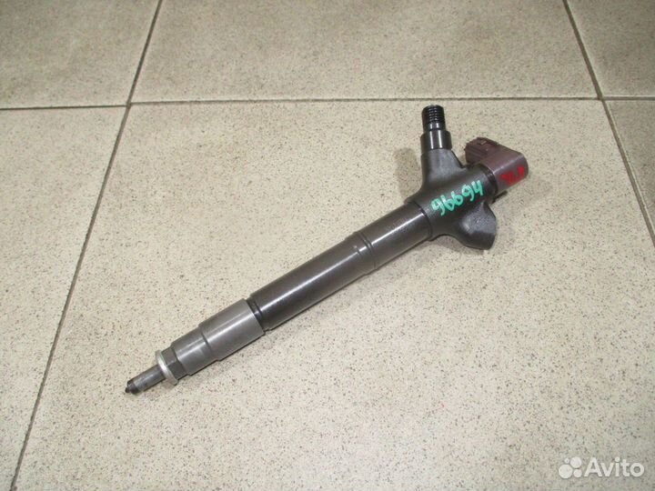 Форсунка дизельная Toyota Land Cruiser 200