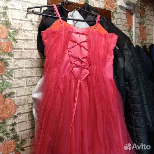 Нарядное платье для девочки 150-160