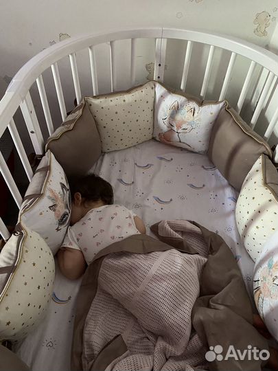 Кроватка детская из массива бука с маятником