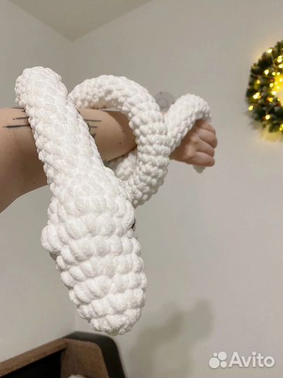 Белая плюшевая змея ручной работы