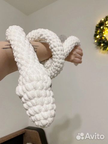 Белая плюшевая змея ручной работы