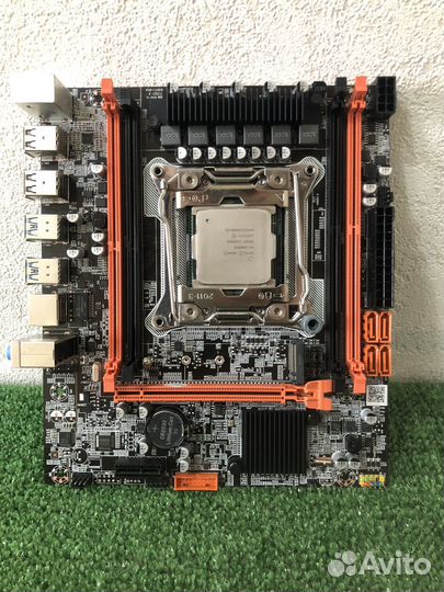 Материнская плата с процессором и памятью