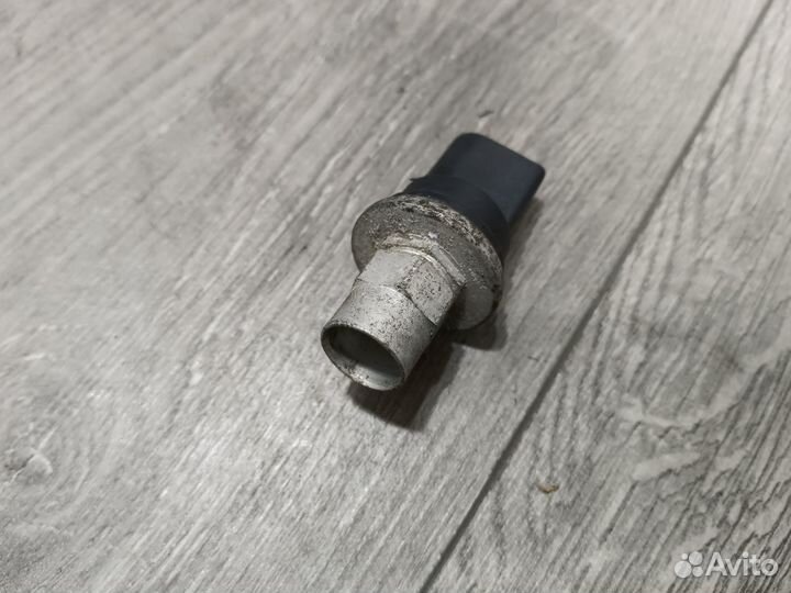 Датчик давления кондиционера для VW Passat B6