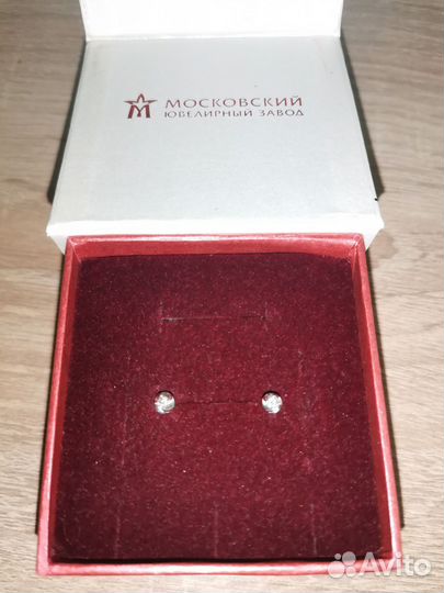Золотые серьги с бриллиантами
