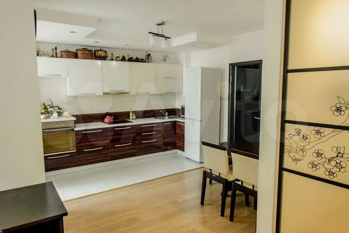 2-к. квартира, 70 м², 2/15 эт.