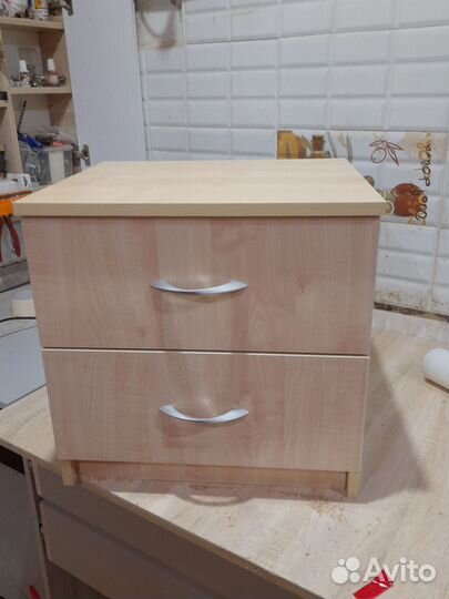 Тумбы прикроватнаяе