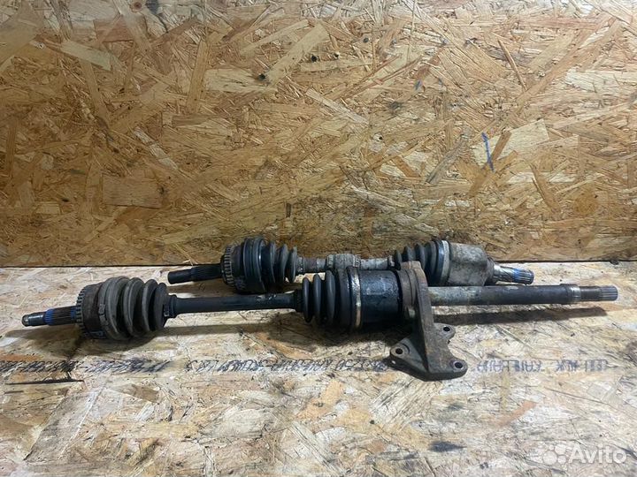 Привод Ниссан Примера P11 АКПП левый правый 2,0