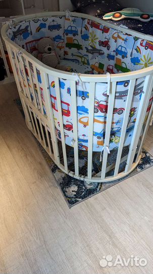 Детская кровать бу,с матрацами и постельное белье