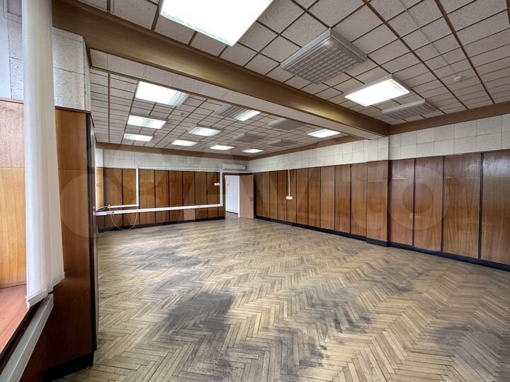 Офис с большими окнами, 145.03 м²