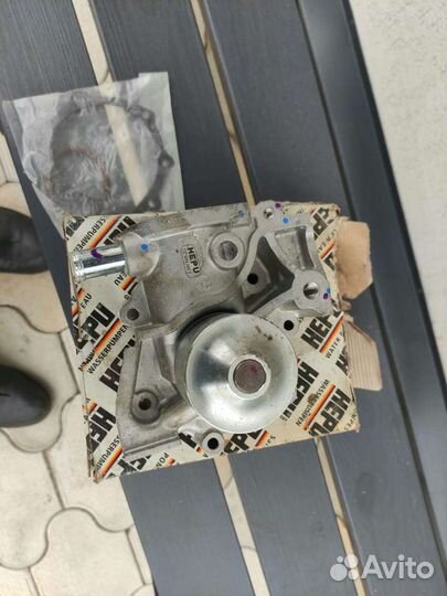 Помпа, водяной насос Subaru Forester/Impreza