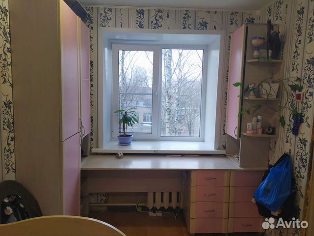 Письменный стол-стенка