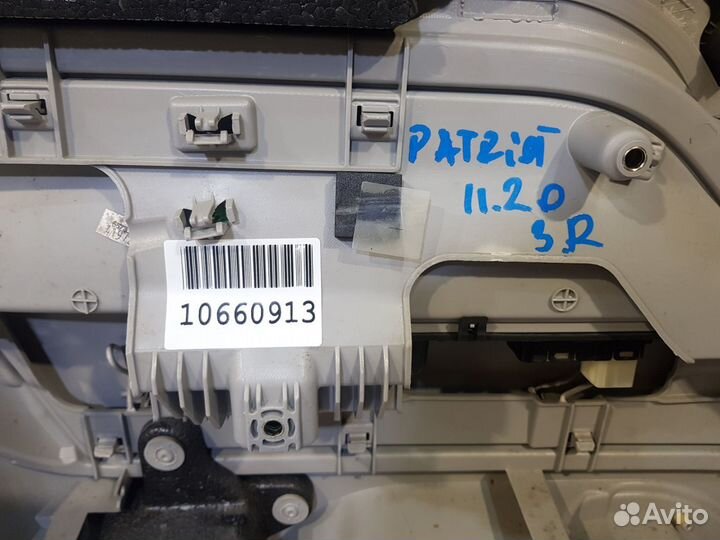 Обшивка двери задняя правая Jeep Patriot MK74 2007