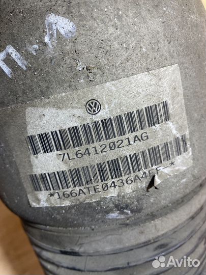 Стойка передняя левая VW Touareg, Cayenne, Q7