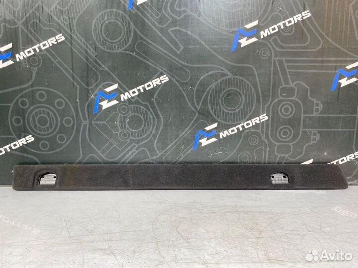 Обшивка багажника правая Audi Q7 4L BHK 2008