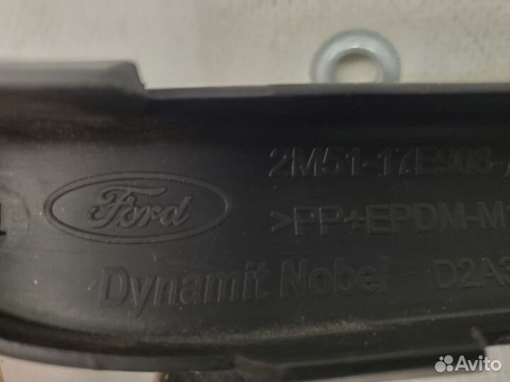 Накладка переднего бампера правая Ford Focus 1 98