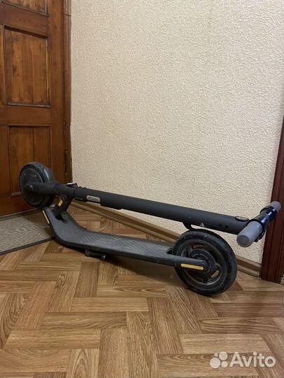 Электросамокат ninebot kickscooter E25