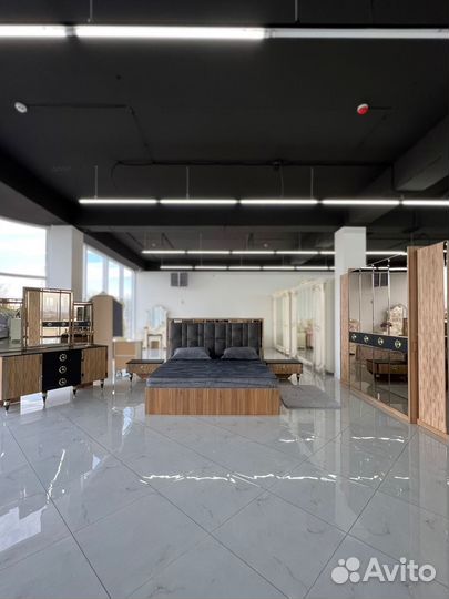 Спальный гарнитур