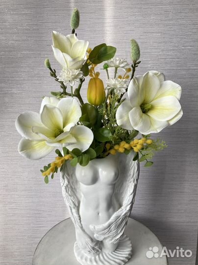 Весенняя композиция в кашпо 