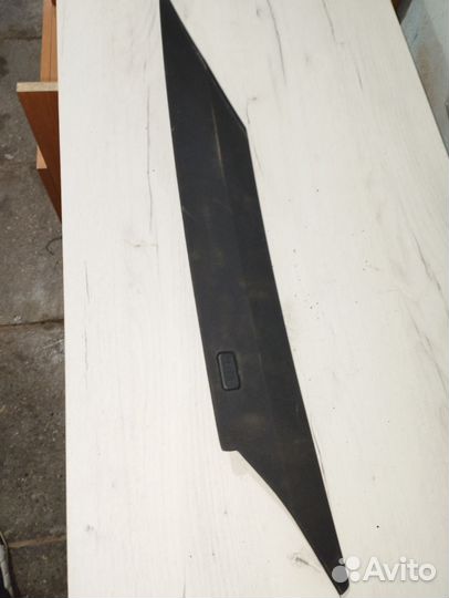 Накладка стойки задняя правая bмw 7 Е65 бмв 7 Е65