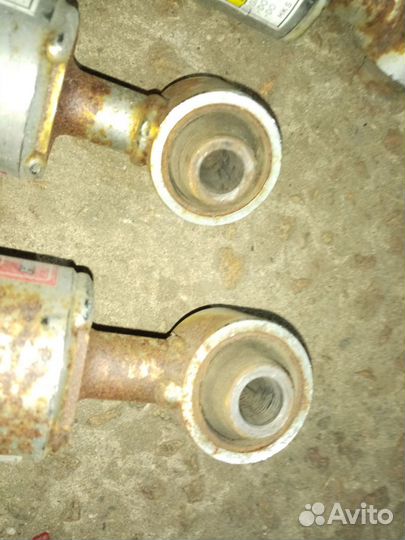 Стойка амортизатора HKS на Toyota Aristo JZS161 2J