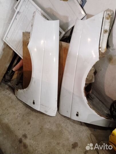 Крылья передние priora