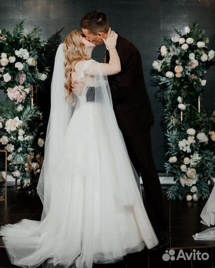 Свадебное платье 42