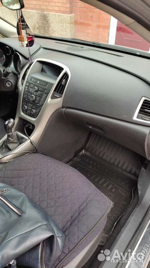 Opel Astra 1.6 МТ, 2012, 205 000 км