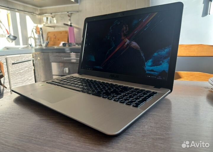 Ноутбук Asus X541U i3 для игр