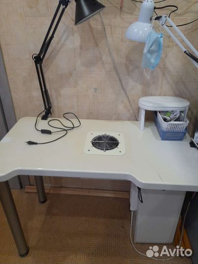 Столик для маникюра