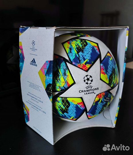 Футбольный мяч adidas лига чемпионов