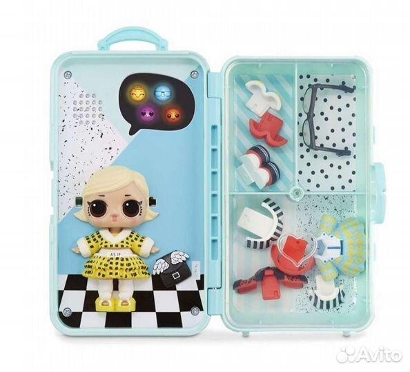 Чемодан с куклой Лол